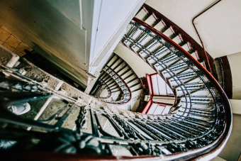 Питер с высоты: крыши, дворы и парадные в мини-группе