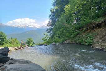 Прогулка к подъемнику эпохи СССР и посещение горной купели