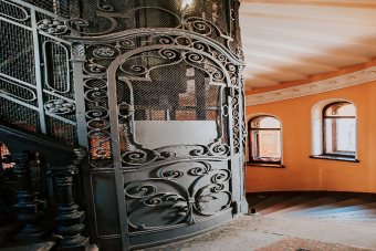 Дворы, парадные и коммуналка Довлатова — самая петербургская прогулка