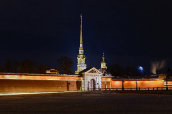 Полночь в Петропавловке и теплоходная прогулка к разведенным мостам