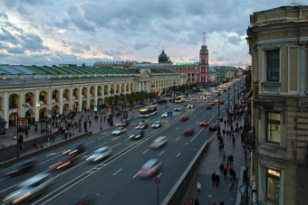 По солнечной стороне Невского