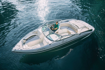 Прогулка к разводным мостам на спортивном катере