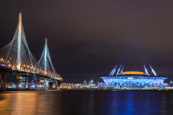 «Мегаполис и разводные мосты» с авторской экскурсией и живой музыкой