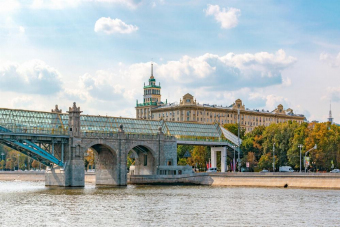 Центральный маршрут Москвы на теплоходах-ресторанах от 3-х причалов - цена 935 ₽,57 отзывов