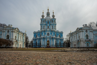 Подцерковье Смольного собора