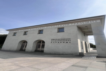 Тур по Пискаревскому мемориальному кладбищу