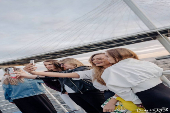 «Retro Show» — вечеринка на теплоходе на закат [18+]