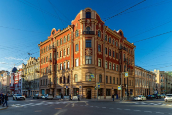 По «кварталу писателей» с Маяковским и другими деятелями Серебряного века