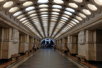 Подземные дворцы Москвы: экскурсия по Московскому метро