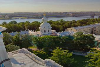 Подъём на смотровую площадку Смольного собора