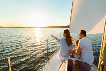 Подарочные сертификаты с прогулкой на парусной яхте