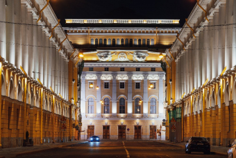 Культурная жизнь столицы империи: театры, концерты, маскарады