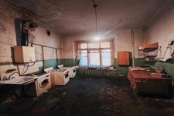 По трём коммунальным квартирам Петербурга