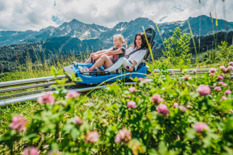 Роза Хутор: Олимпийская деревня и шоу поющих фонтанов с канатной дорогой