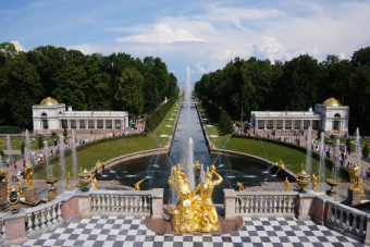 Императорский вояж: в Петергоф на «Метеоре» с посещением Большого дворца