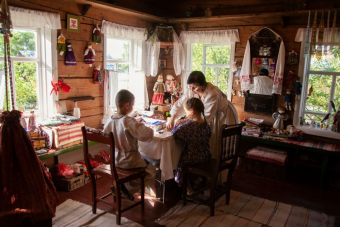 Сказочная деревня Мандроги и Александро-Свирский монастырь