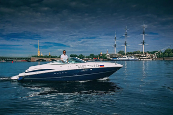 Прогулка на каютном катере по рекам и каналам Петербурга