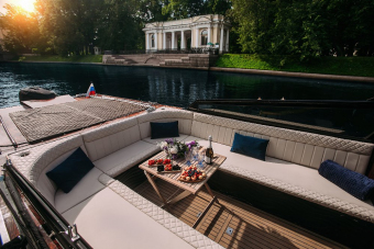 Индивидуальная прогулка на катере комфорт-класса Blackberry