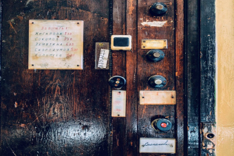 Приватный тур по 3 старинным квартирам Петербурга