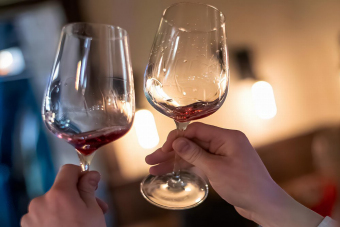 Слепая VIP-дегустация доступных и премиальных вин