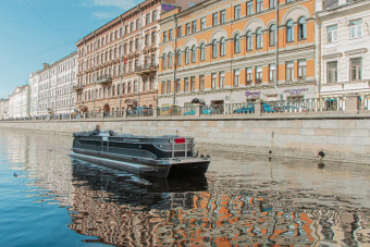 Утро на катере —  водная экскурсия по Петербургу