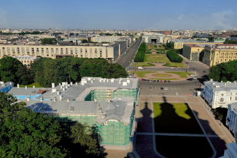 Подъём на смотровую площадку Смольного собора