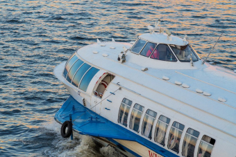 Мегатур на метеоре/катамаране в Петергоф и Кронштадт по воде