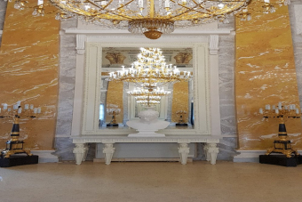 Константиновский дворец с дегустацией в исторических погребах