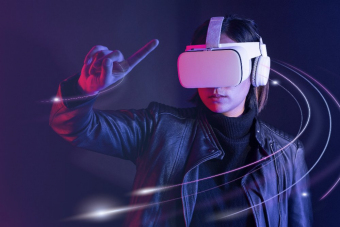 Иммерсивная VR-выставка «Да новым мира»