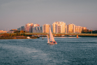 Аренда парусной яхты для фотосессии и прогулки