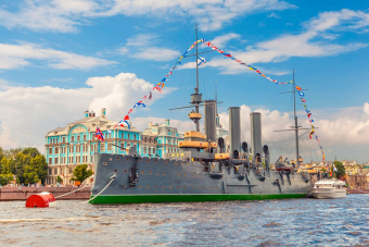 Город на Неве: водная прогулка с живой музыкой и выходом в Финский залив