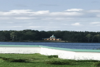 В Свято-Троицкий Александро-Свирский и Введено-Оятский монастыри