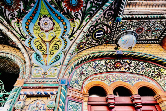 Аутентичное лицо Петербурга: подъем на крышу, дворы, парадные