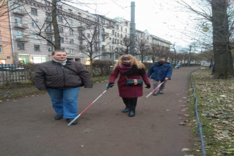 Свидание на ощупь. Прогулка по Питеру с завязанными глазами.