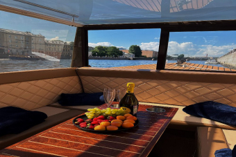 На ретро-катере по рекам и каналам