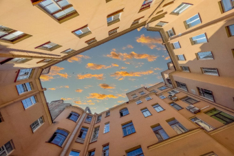 Сердце петербургской истории: доходные дома, дворы и парадные