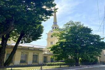 Петропавловская крепость: зайцы, собор , тюрьма