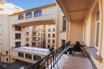 Чаепитие в старинной квартире в доме Бака