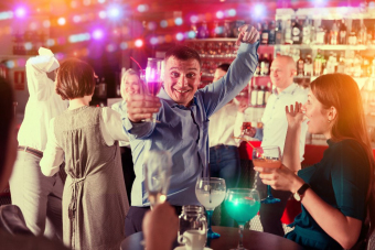 Ползком по клубам и барам (18+)