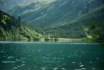 Полет на вертолете на озеро Кардывач