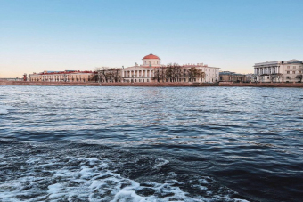 Ночная прогулка на катере по Неве и развод мостов