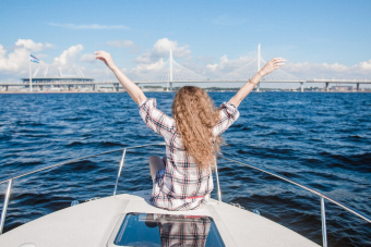 Аренда парусной яхты для фотосессии и прогулки