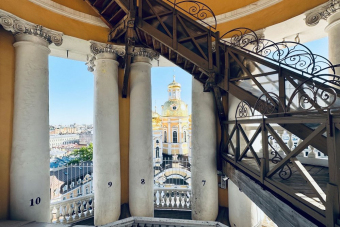 Аутентичное лицо Петербурга: подъем на крышу, дворы, парадные