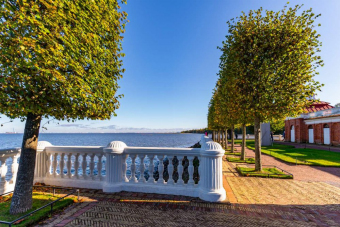 В Петергоф по воде: «Метеор» + фонтаны в мини-группе