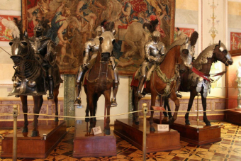 Эрмитаж для школьников: обзорная аудиоэкскурсия по главным экспонатам музея и входные билеты